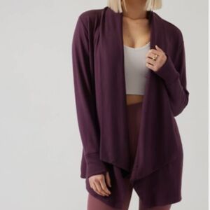 ATHLETA SPICED CABERNET POCKETS NIRVANA PRANAYAMA RESTORE WRAP CARDIGAN